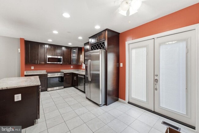 Building Photo - 10703 Campus Way S