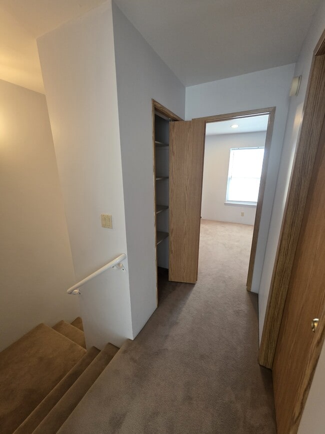 Building Photo - 1728 Edwards Dr