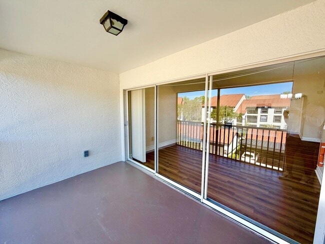 Building Photo - ** FAIRWAY PRESERVE ** 3 BED / 2 BATH CONDO - PET OK! - NORTH NAPLES - ANNUAL RENTAL