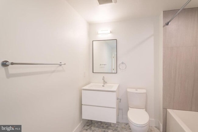 Building Photo - 2101 Washington Ave