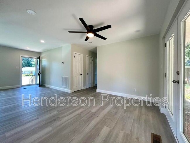 Building Photo - 5405 Myrica Ln