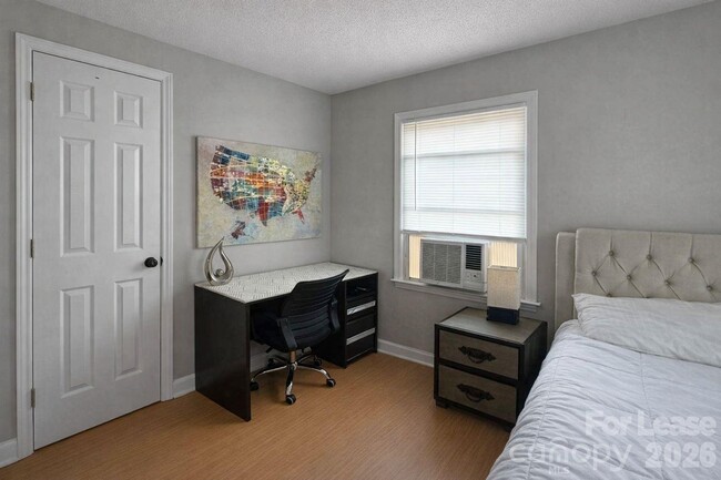 Building Photo - 316 Skyland Ave