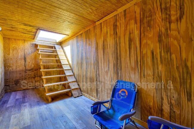Building Photo - 933 Leatherwood Ln