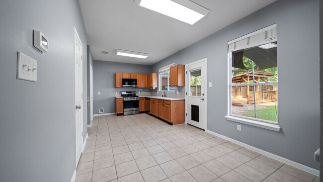 Building Photo - 8802 Ancient Willow Dr