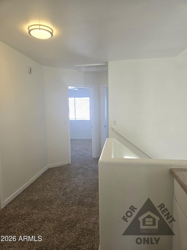 Building Photo - 4025 E Coolbrook Ave