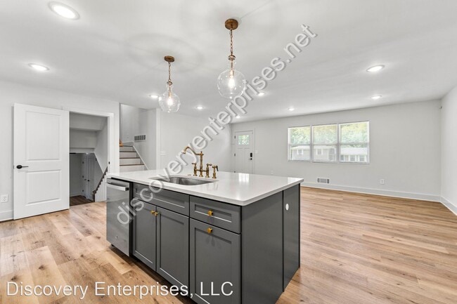 Building Photo - 4 br, 2.5 bath House - 9149 Homewood Dr.