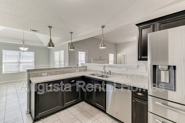 Building Photo - 2562 Inverness Dr