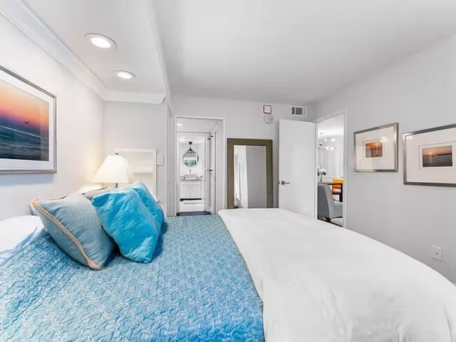 Building Photo - 3700 S Osprey Ave