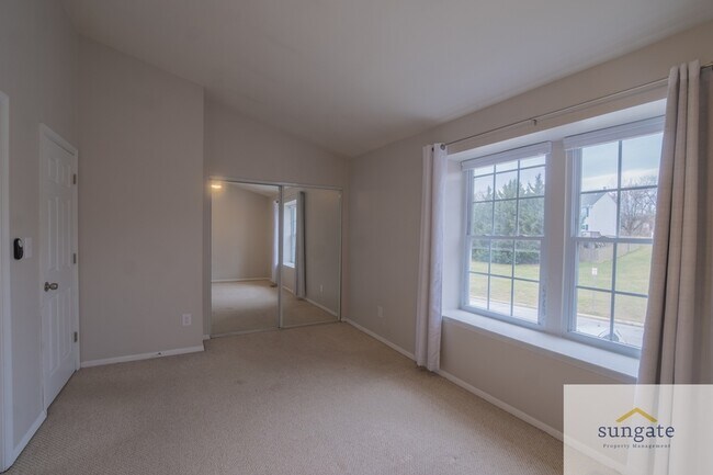 Building Photo - 5 Grandee Ct