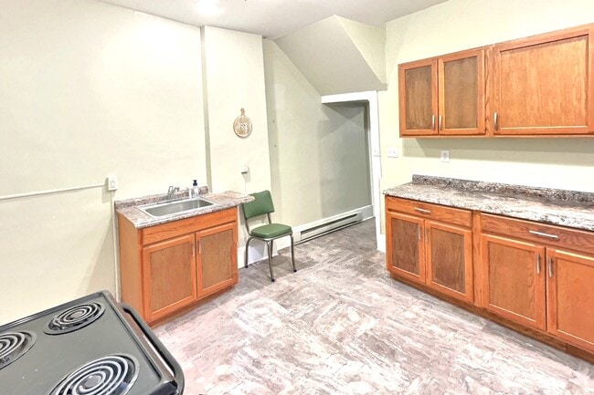 Building Photo - 516 Bedford St