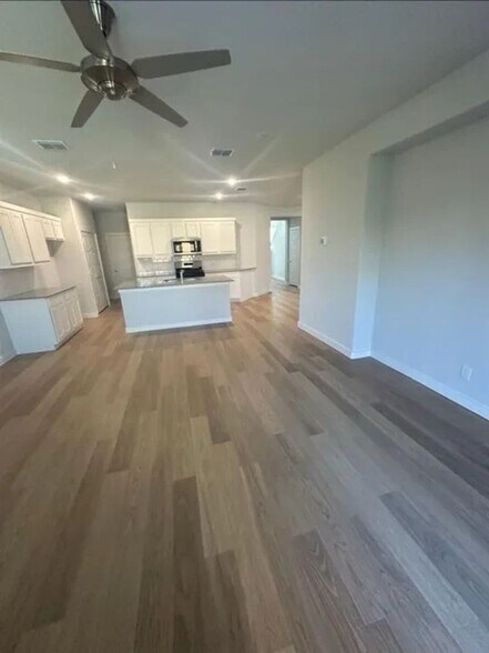 Building Photo - 3902 Monticello Dr
