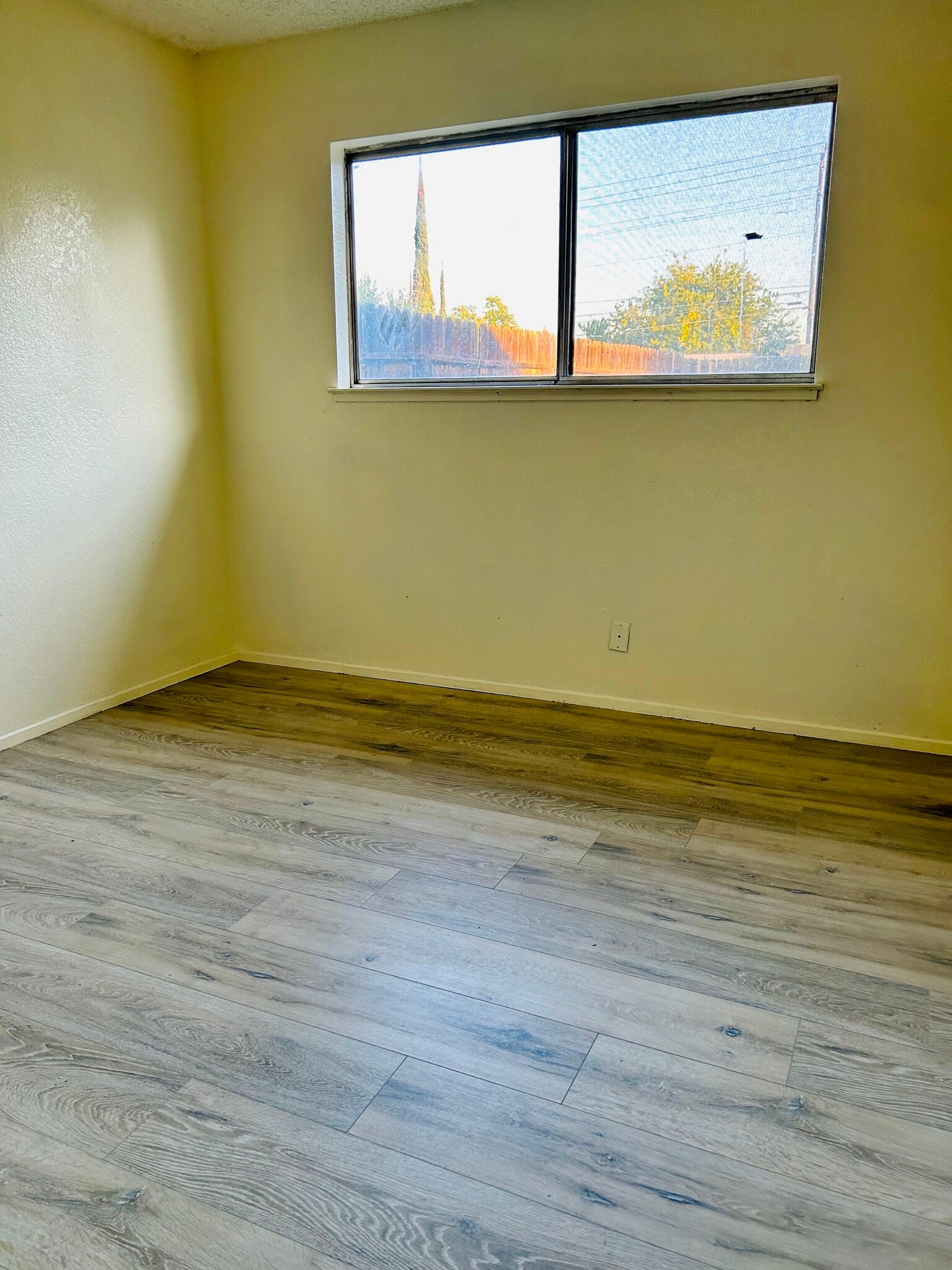 Building Photo - 2930 Lerwick Rd