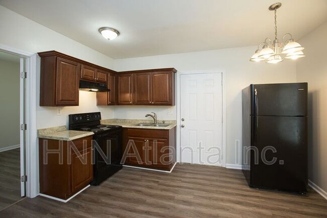 Building Photo - 1049 Sims St SW