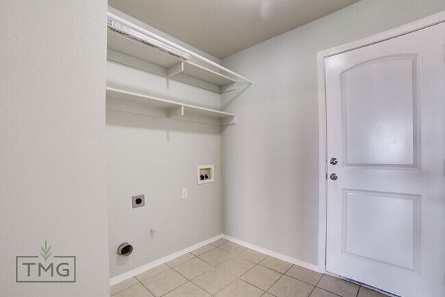 Building Photo - Open House 8/1/24 4pm-5pm! Great 3/2/2 in Owasso’s Lake Valley!