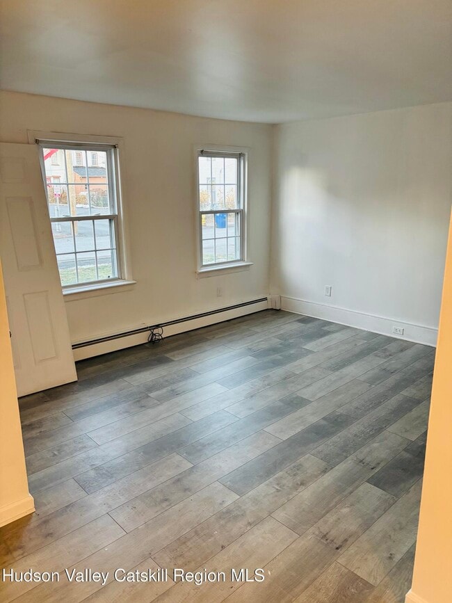 Building Photo - 22-24-24 Jane St