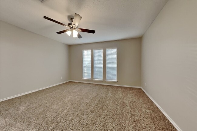 Building Photo - 5402 Woodville Ln