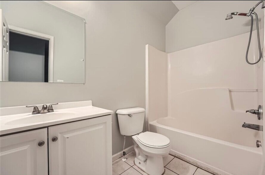 Building Photo - 558 Elbridge Dr NW