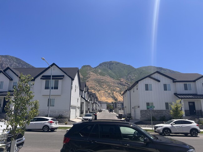 Building Photo - 1287 S 1050 E