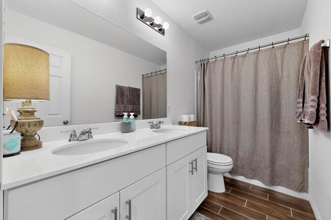 Building Photo - 128 Banyon Dr