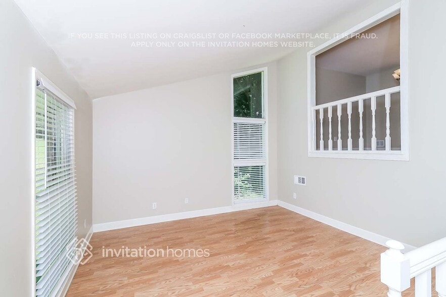 Building Photo - 430 Karen Dr