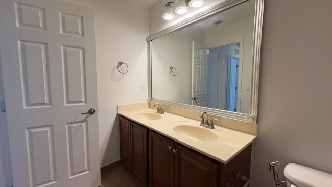 Building Photo - 10609 Willow Oak Ct