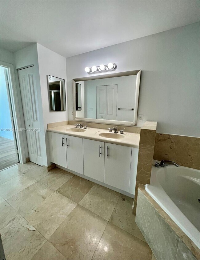 Building Photo - 7900 Harbor Island Dr