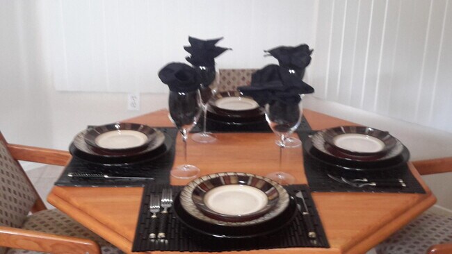 Building Photo - 35299 Meridia Ave