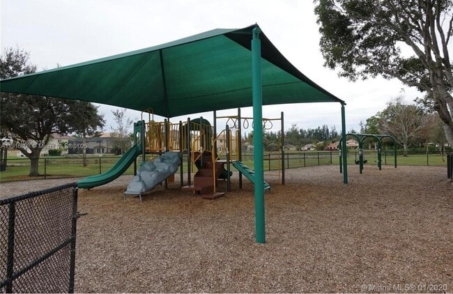 Building Photo - 20421 SW 1st St