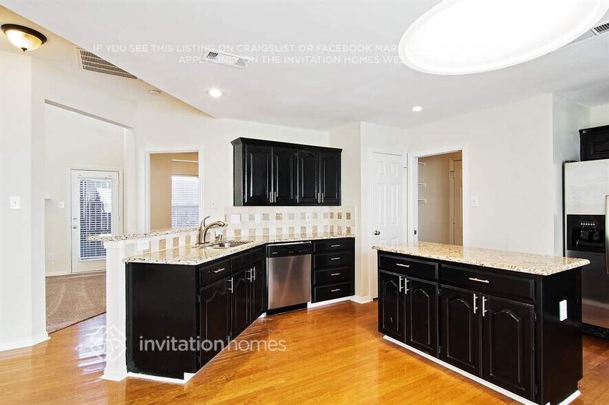 Building Photo - 1312 W Branch Hollow Dr