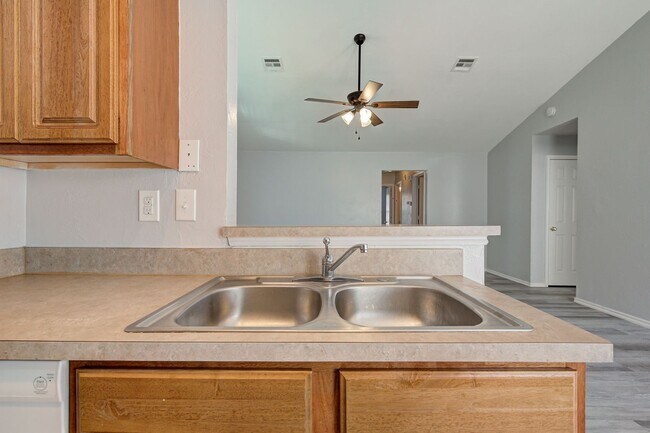 Building Photo - 605 Welston Cir