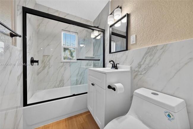 Building Photo - 5265 NE 1st Terrace