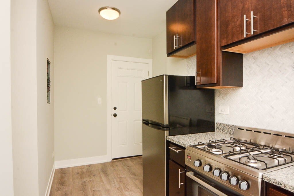 Building Photo - 436 W Belden