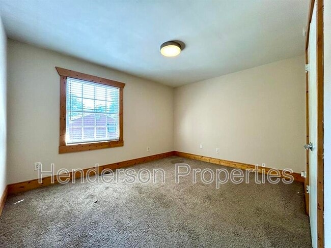 Building Photo - 634 Chipley Ave
