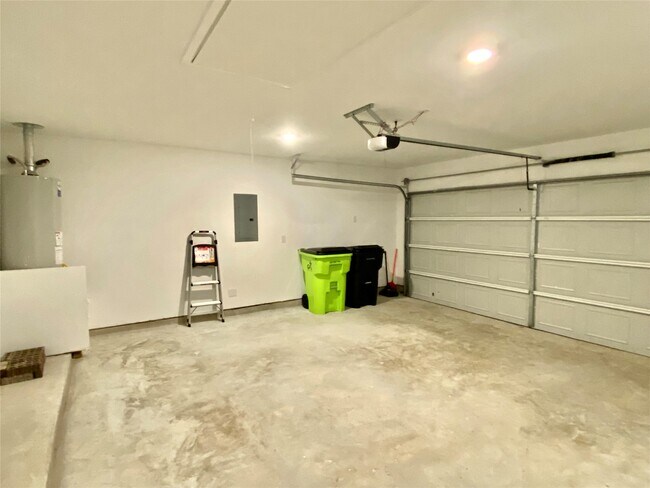 Building Photo - 3724 Moss Hl Rd