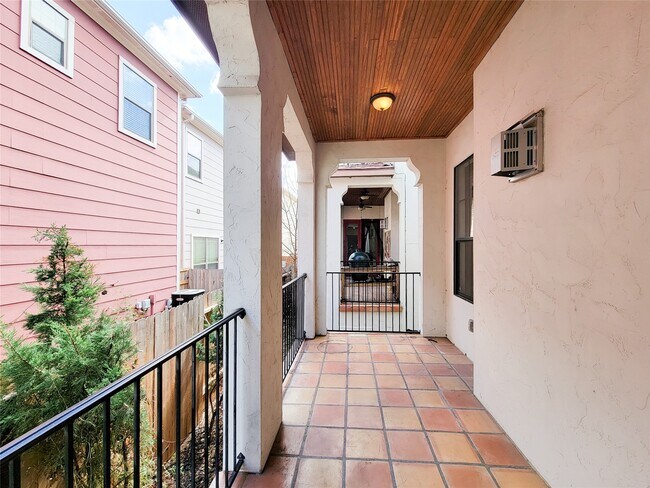 Building Photo - 1801 W 24th St