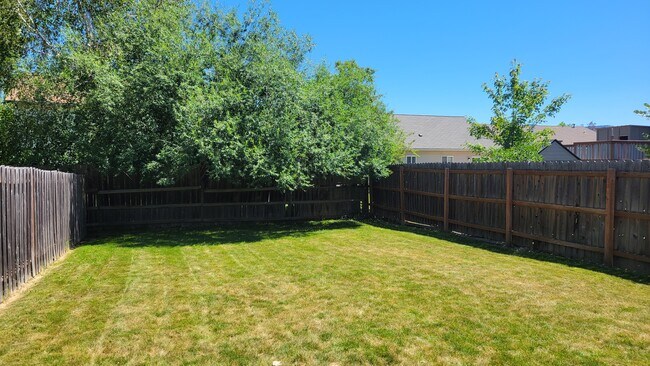 Building Photo - 1214 Forsythia Ave