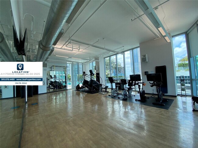 Building Photo - 888 Biscayne Blvd