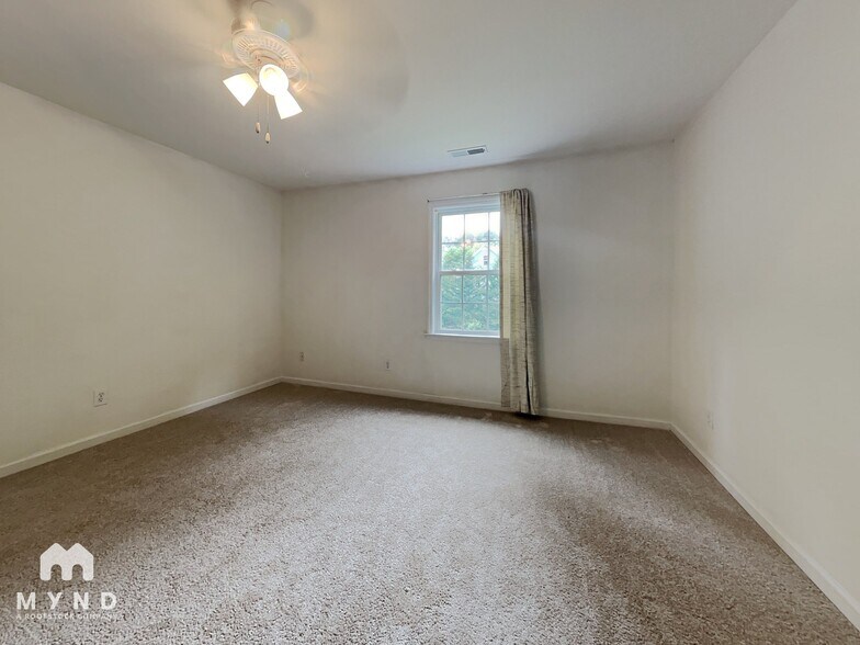 Building Photo - 1085 Vauxhall Dr