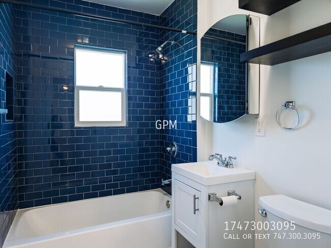 Building Photo - 338 S Benton Way