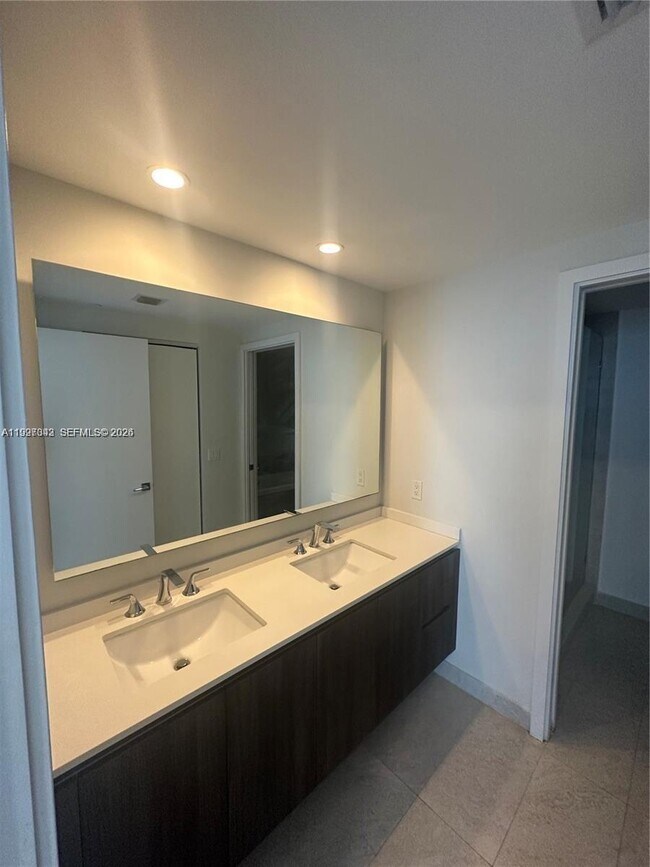 Building Photo - 488 NE 18th St