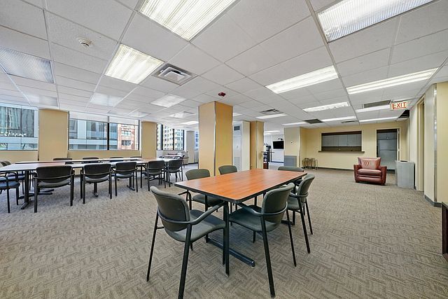 Building Photo - 405 N Wabash Ave