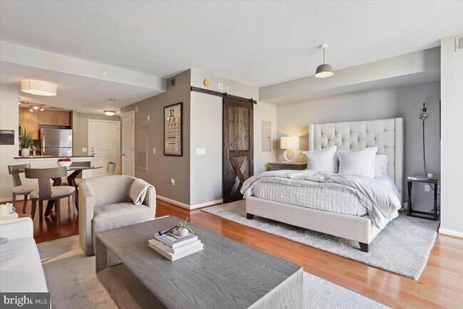 Building Photo - 1021 N Garfield St