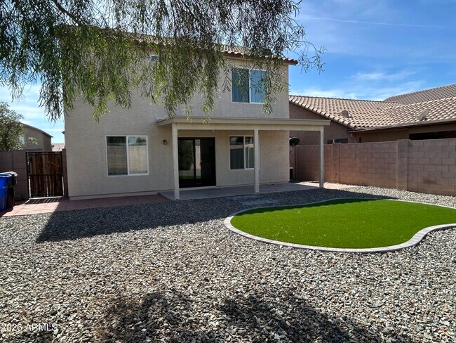 Building Photo - 10542 W Alvarado Rd