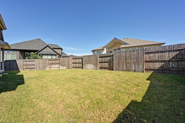Building Photo - 475 Gamble Dr