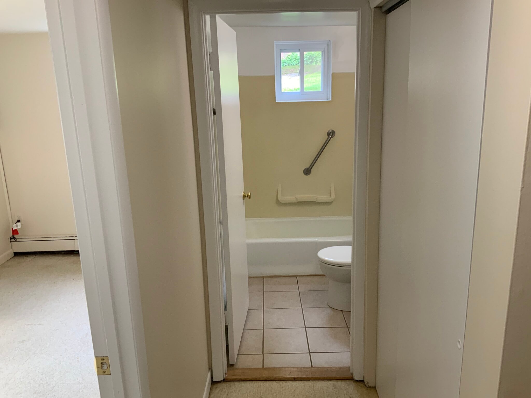 Building Photo - 300 Ketchamtown Rd