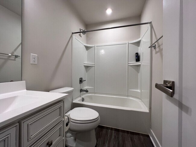 Building Photo - 217 Stonehurst Dr