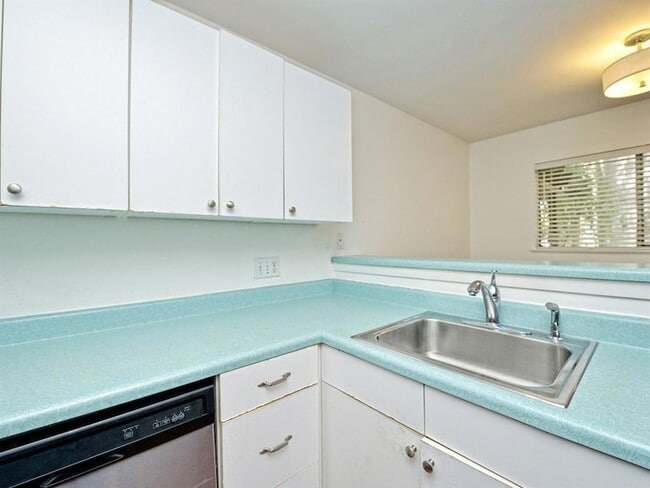 Building Photo - 604 Franklin Blvd