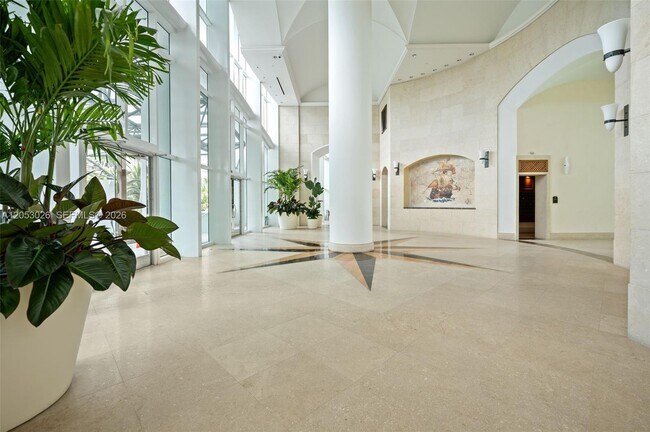 Building Photo - 1643 Brickell Ave