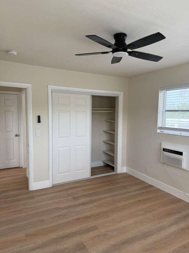 Building Photo - 101 SE 9th St