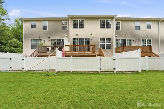 Building Photo - 105 Pearce Ln